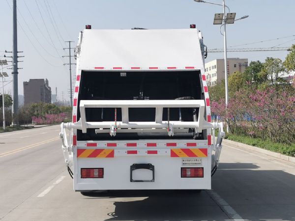CSC5187ZYSZ6型壓縮式垃圾車(chē)
